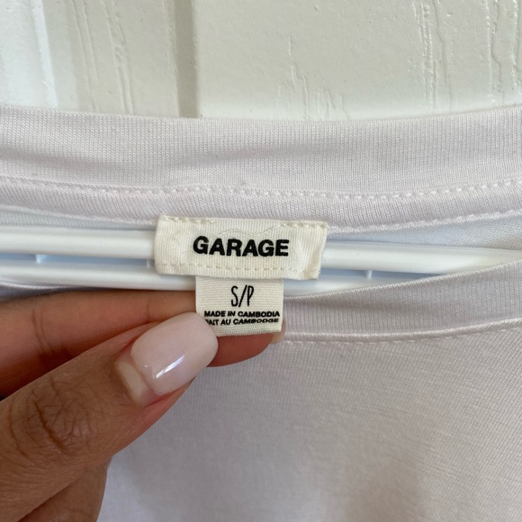 Garage cropped long sleeve 🤍 - Picture 2 of 2